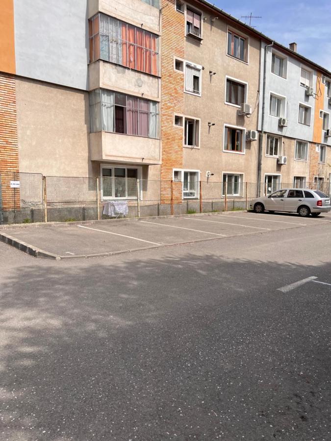 Caris Home Хунедоара Екстериор снимка